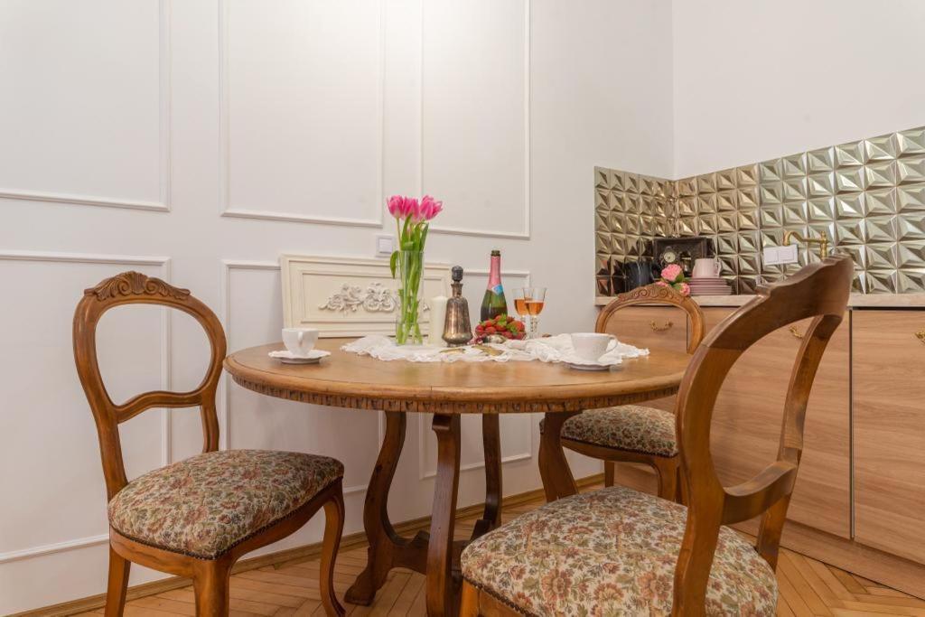 Regina Apartments On Kiraly Street Budapest Ngoại thất bức ảnh