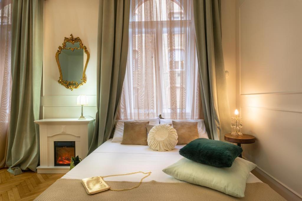 Regina Apartments On Kiraly Street Budapest Ngoại thất bức ảnh