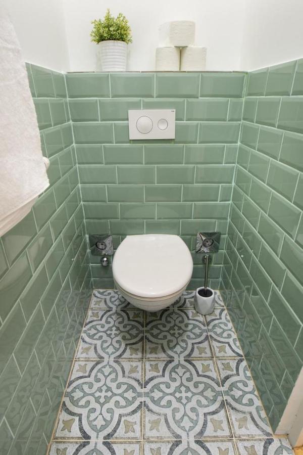 Regina Apartments On Kiraly Street Budapest Ngoại thất bức ảnh
