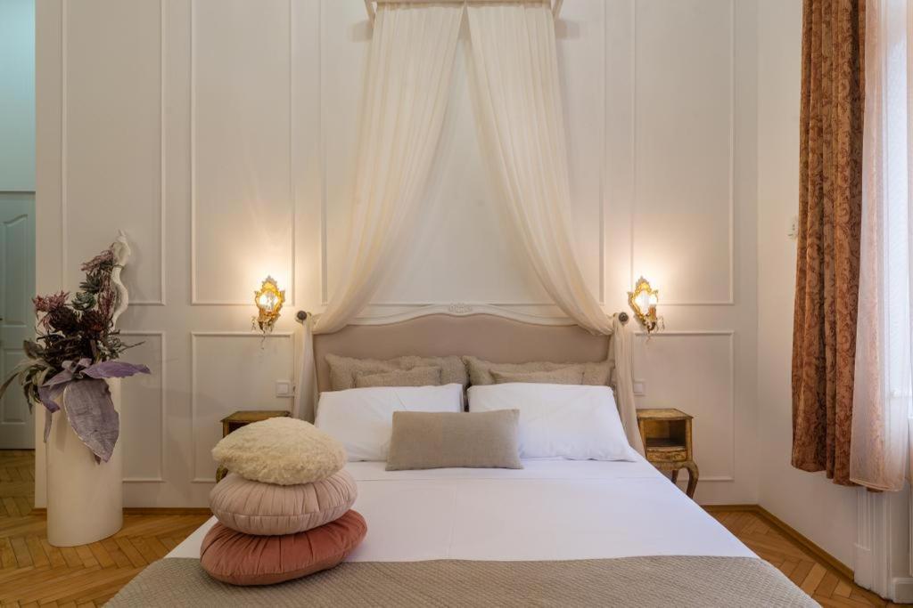 Regina Apartments On Kiraly Street Budapest Ngoại thất bức ảnh
