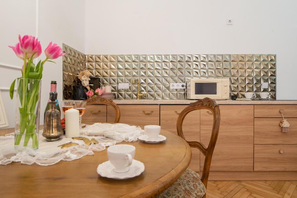Regina Apartments On Kiraly Street Budapest Ngoại thất bức ảnh