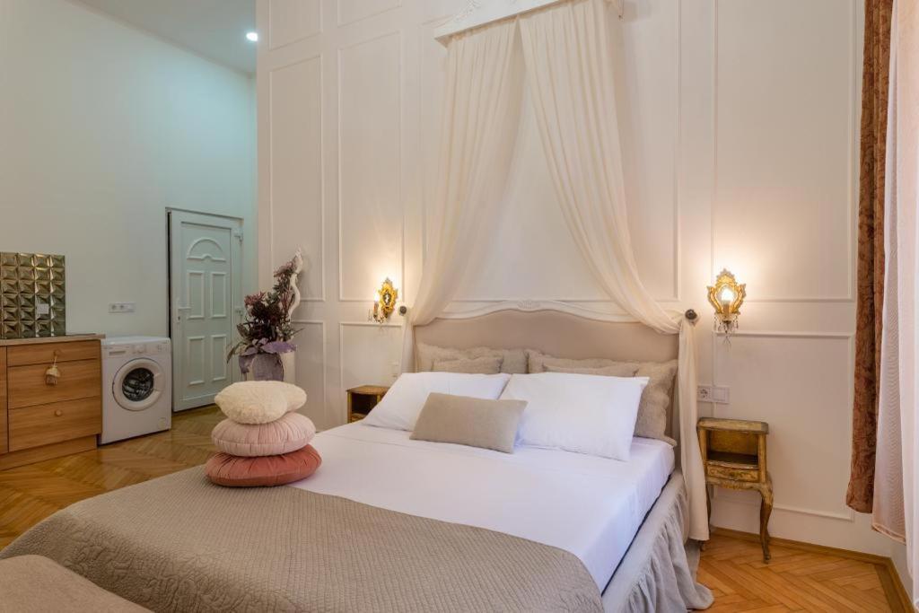 Regina Apartments On Kiraly Street Budapest Ngoại thất bức ảnh